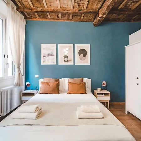 Fancy Colosseum - Location Lejlighed